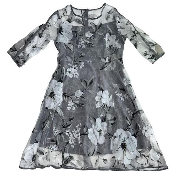 Meet your Posher, Sabrina - Picture 9 of 11